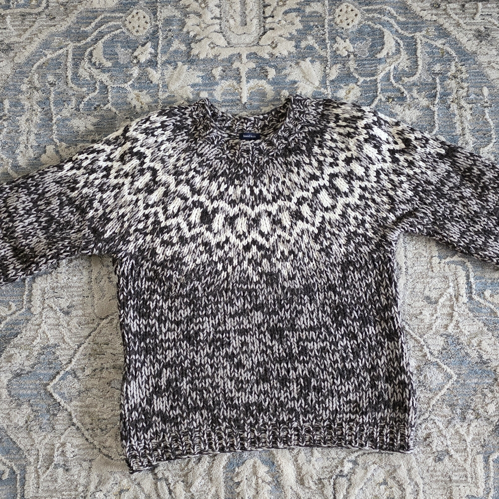 American Eagle Outfitters Black and White Crewneck Sweater